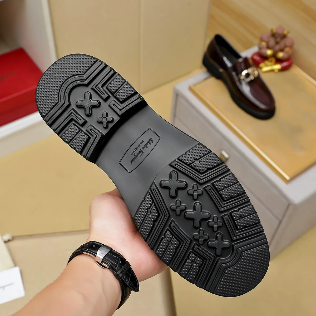 Men's shoes 💰500 Ferragamo [Ferragamo] top imported suit men's shoes 💯Original copy of the official website, product materials: selected imported embossed calfskin + luxury hardware buckle accessories ~ imported water-dyed cow 🐂 leather lining. Strong three-dimensional visual effect, original combination outsole, multiple colors available😘 Size: 38-44 (.45.46. Customized)